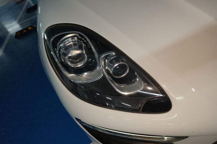 Used Porsche Macan 2014 Macan 2.0T Right Front Headlight