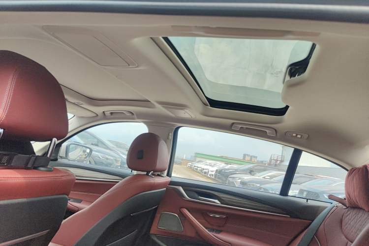 Used BMW 5 Series 2022 Updated 530Li Leading Edition Luxury Package Headliner