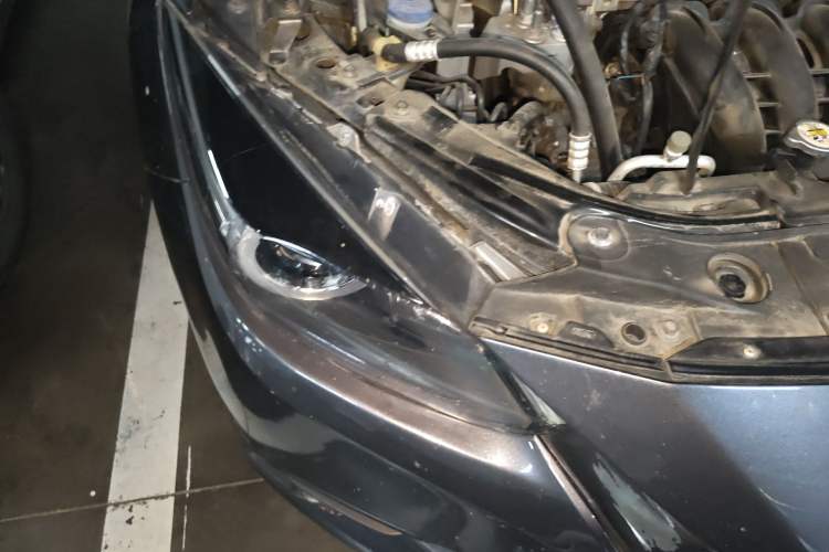 Used Mazda 3 Axela 2017 Hatchback 2.0L Automatic Sport Model China V Emission Standard
