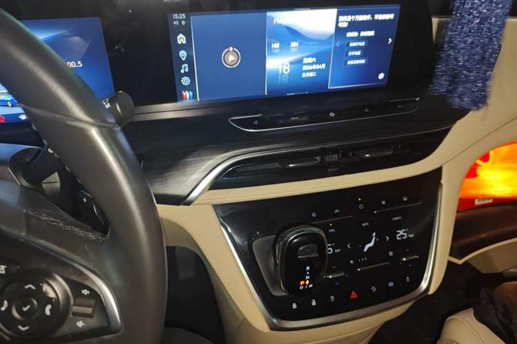 Used Buick GL8 2023 ES Lu Zun Luxury Model
