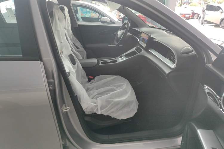 Used Geely Galaxy Geome 2026 Model 310km Youth Edition

