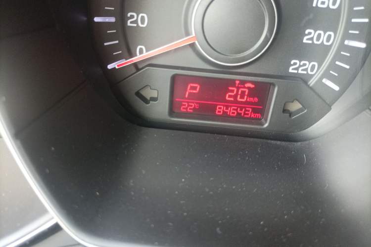 Used Kia K2 2015 Hatchback 1.4L AT GLS Cool Edition
