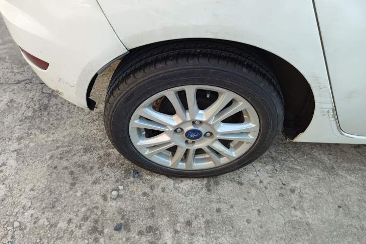 Used Ford Fiesta 2013 Hatchback 1.5L Automatic Fashion Edition
