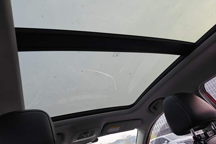 Used Roewe RX5 2016 20T Two-Wheel Drive Automatic Internet Smart Edition