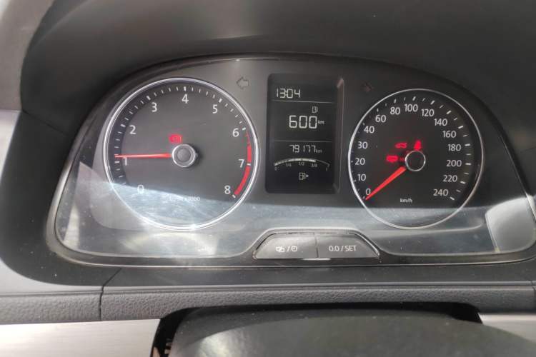 Used Volkswagen Lavida 2013 Restyled Classic 1.6L Manual Comfort Edition
