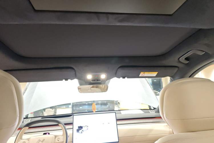 Used ONVO Luxeed L90 2025 Model—Ultra Six-Seater Version