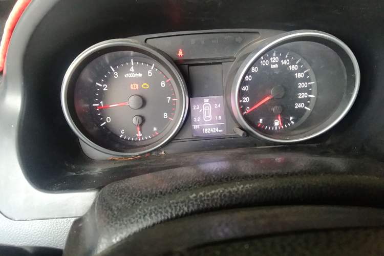 Used Haval H6 2013 Upgraded Model 1.5T Manual Two-Wheel Drive Elite Version Odometer Close Up