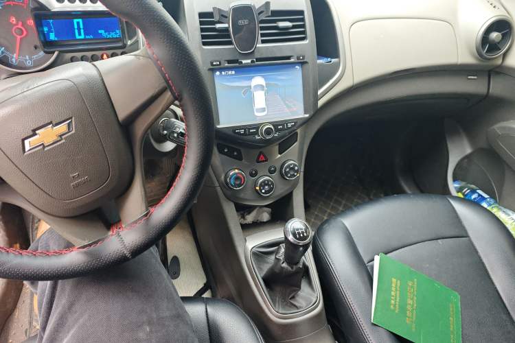 Used Chevrolet Aveo Sonic 2011 Sedan 1.4L MT SL