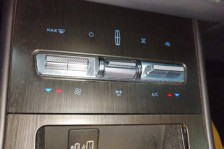 Used Lincoln Corsair 2023 2.0T Two-Wheel-Drive Luxury Edition