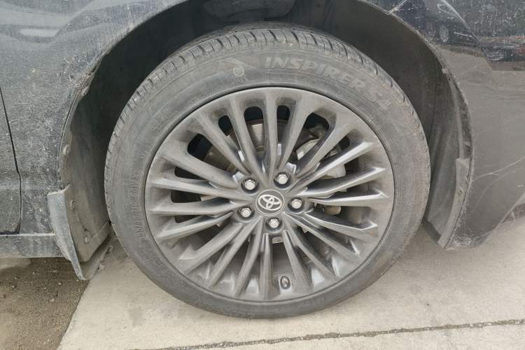 Used Toyota Avalon 2019 2.0L XLE Prestige Version China VI Standard
