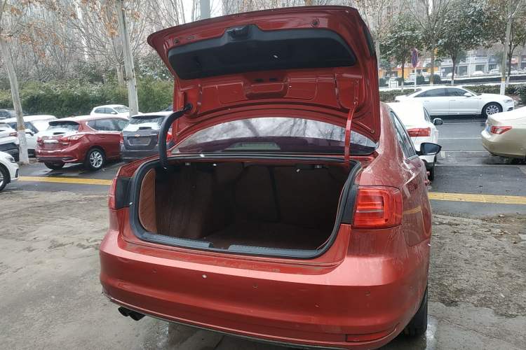 Used Volkswagen Sagitar 2015 230TSI Automatic Comfort Version