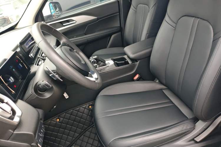 Used Great Wall King Kong Poer 2024 2.0T Automatic 8AT Diesel Two-Wheel-Drive Elite Flatbed
