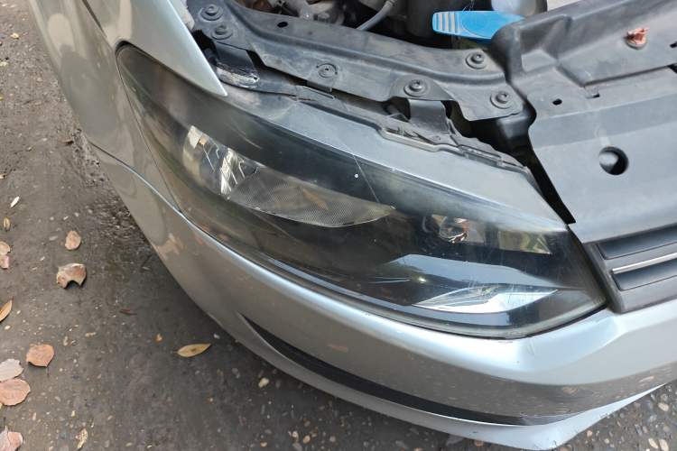 Used Volkswagen Polo 2011 1.4L Manual ZhiLe Edition Right Front Headlight