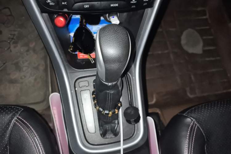 Used Suzuki S-Cross 2014 1.6L CVT Two-Wheel Drive Elite Version Gear Lever