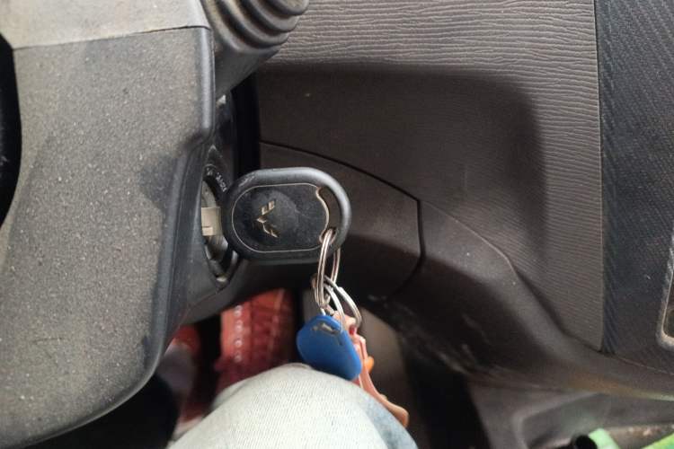 Used Wuling Hongguang 2015 1.5L S Basic Version China V Standard Vehicle Key