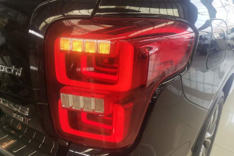 Used GAC Trumpchi GS8 2017 320T Two-Wheel Drive Luxury Smart Connectivity Version (7 Seats)
