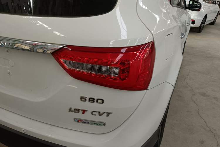 Used Dongfeng Fengon 580 2016 Revised Version 1.5T CVT Luxury Edition
