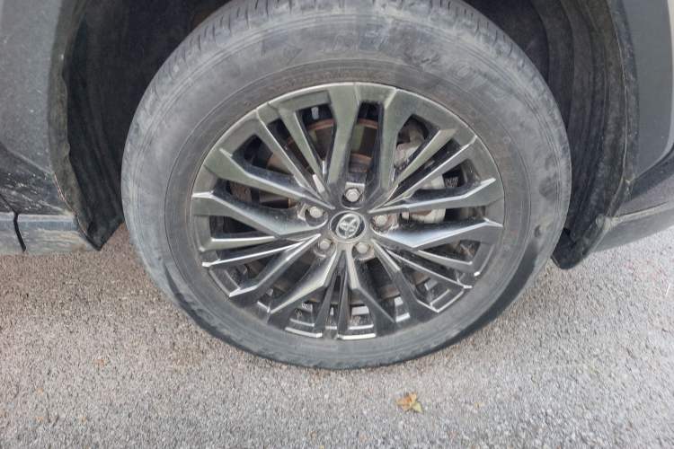 Used Toyota Wildlander 2023 2.0L CVT Two-Wheel Drive Luxury PLUS Edition Right Front Wheel Hub