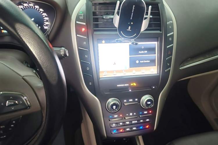 Used Lincoln MKC 2017 2.0T Two-Wheel-Drive Luxury Edition
