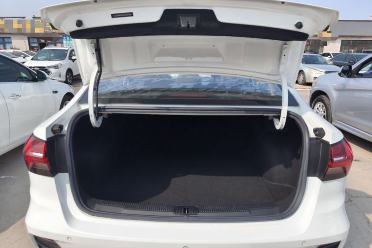 Used Roewe i5 2021 1.5L Manual Platinum Edition
