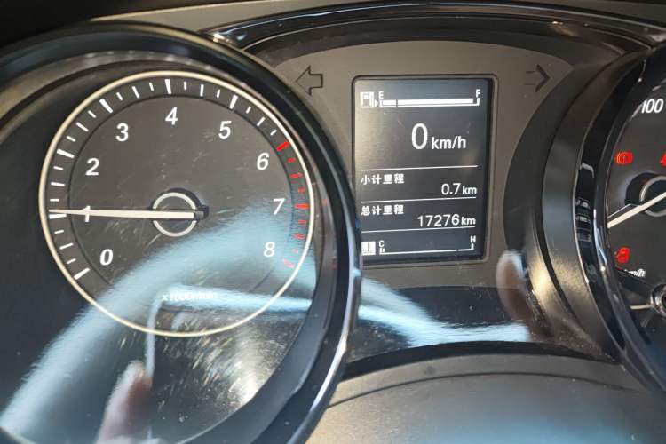 Used Wuling Hongguang PLUS 2020 1.5L Manual Comfort 7-Seater Odometer Close Up