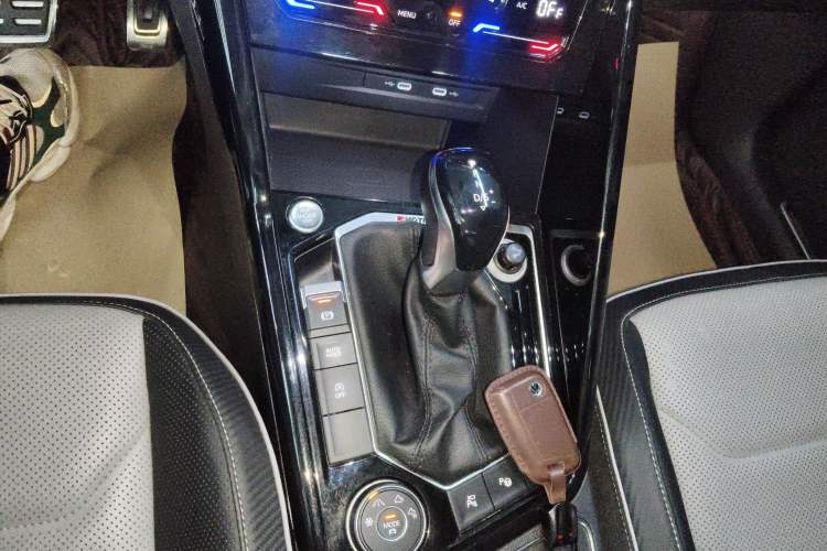 Used Volkswagen Tayron X 2020 380TSI Four-Wheel Drive Prestige Connected Version Gear Lever