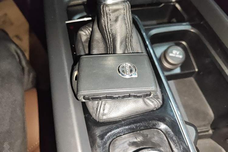 Used Volvo XC60 2019 T5 4x4 Smart Edition China VI Standard Interior 1