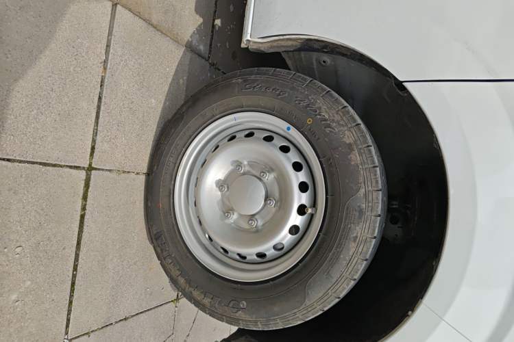 Used CHANGAN KUAYUE Starlight EV 2025 Model 3-Passenger Van, 305 km, Smart Driving Edition Right Front Wheel Hub