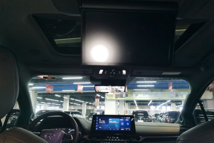 Used Toyota Granvia 2023 2.5L Hybrid Flagship VIP Edition