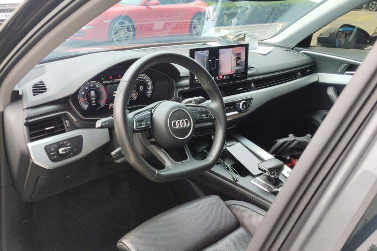 Used Audi A4L 2022 40 TFSI Luxury Dynamic Model Center Console