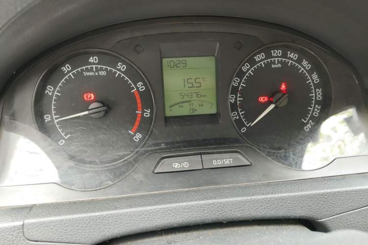 Used Skoda Rapid 2013 1.6L Manual Smart Selection Model
