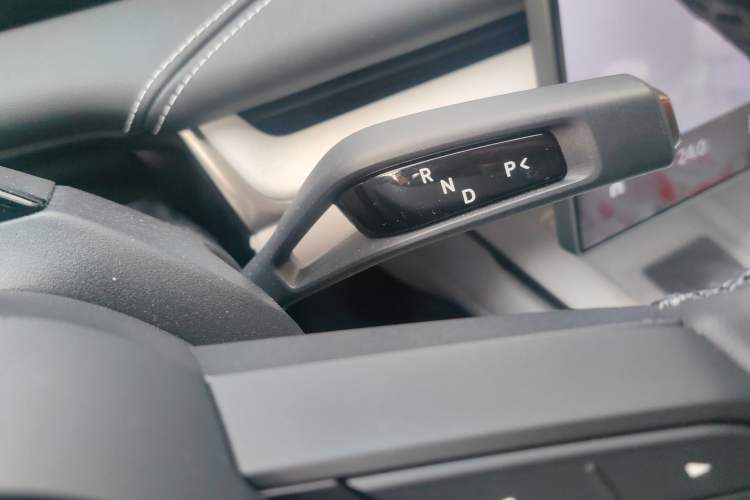 Used Xiaomi Auto SU7 2024 Four-Wheel Drive Ultra-Long Range Advanced Intelligent Driving Max Edition
