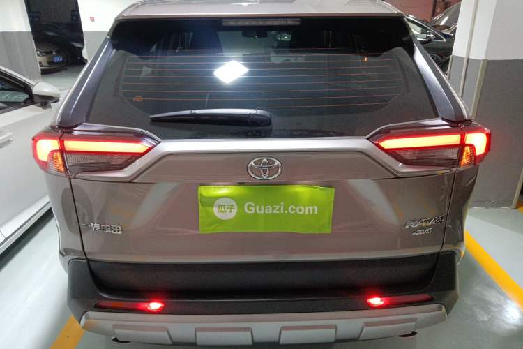 Used Toyota RAV4 2022 2.0L CVT 4x4 Fashion Edition
