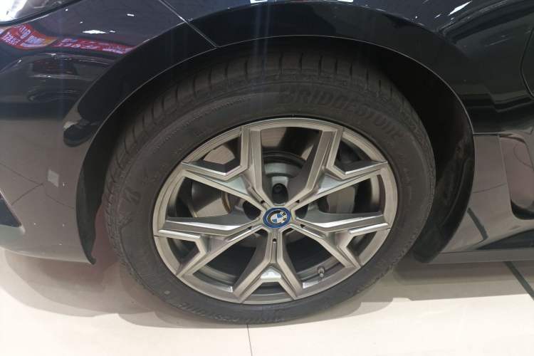 Used BMW i3 2024 eDrive 40 L Midnight Edition