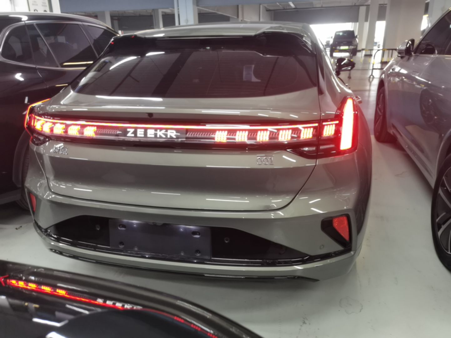 Zeekr 001 2025 WE Edition 95 kWh All-Wheel Drive — снимка 5