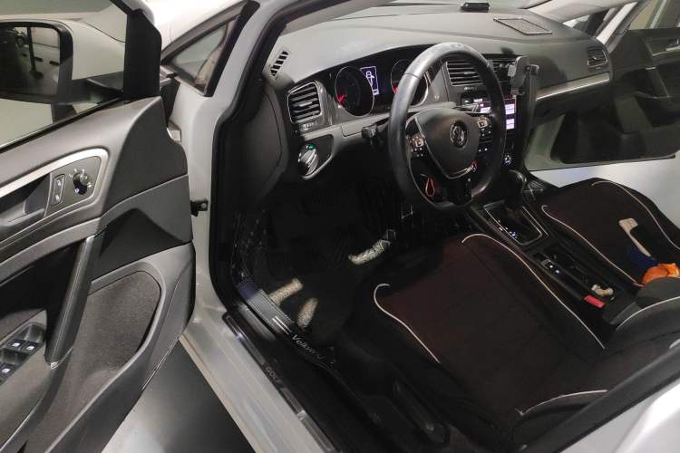 Used Volkswagen Golf 2019 200TSI DSG Comfort & Ambition Edition China VI Standard
