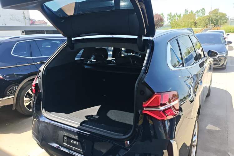 Used BMW X3 2025 Model, Facelifted xDrive25L Luxury Package