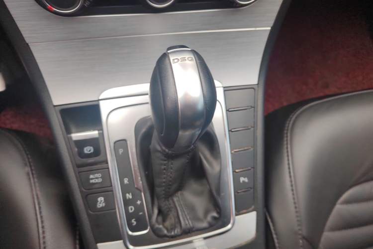 Used Volkswagen Magotan 2013 1.8TSI Premier Model Gear Lever