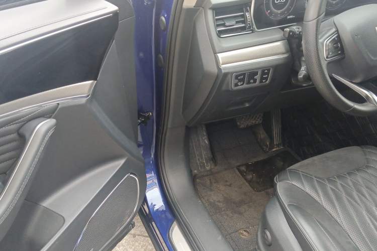 Used Hongqi HS5 2022 Revised Version 2.0T Smart Connect Flagship Edition