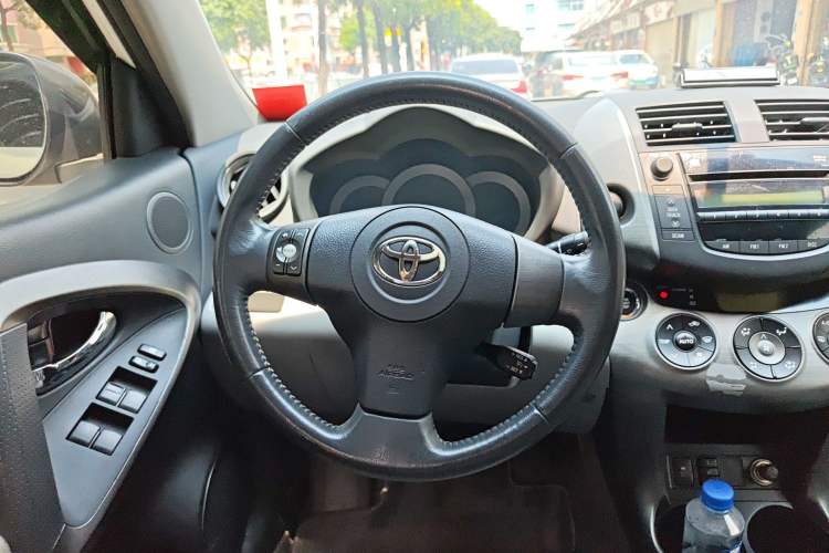 Used Toyota RAV4 2009 2.4L Automatic Luxury Edition
