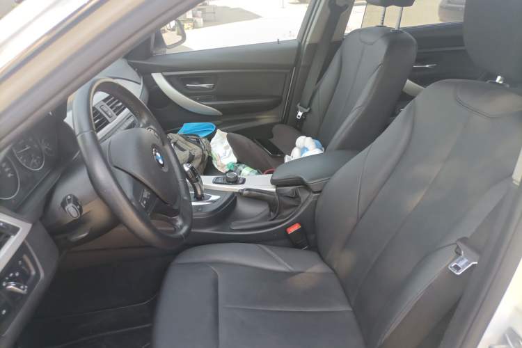 Used BMW 3 Series 2015 316Li Fashion Model
