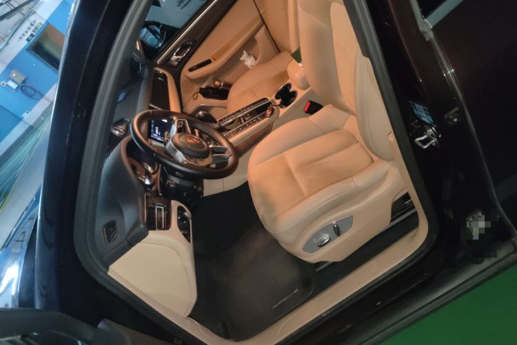 Used Porsche Macan 2021 Macan 2.0T Left Front Seat