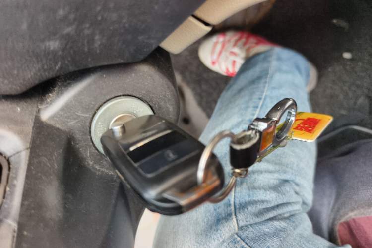 Used CHANGAN Alsvin V3 2015 1.4L Manual Meiruan Model China V Standard
