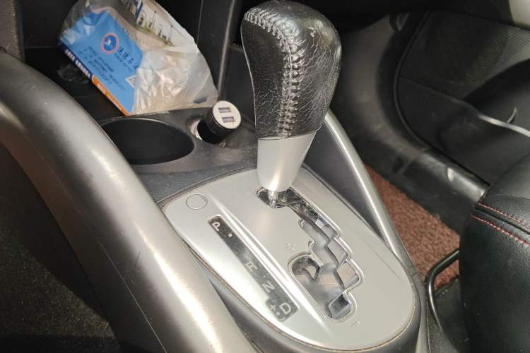 Used Mitsubishi Outlander 2010 Kijang 2.0 Sport Edition Gear Lever
