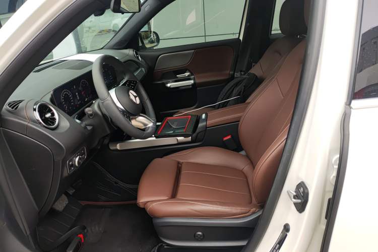 Used Mercedes-Benz GLB 2024-Year Restyled GLB 200 Dynamic Edition
