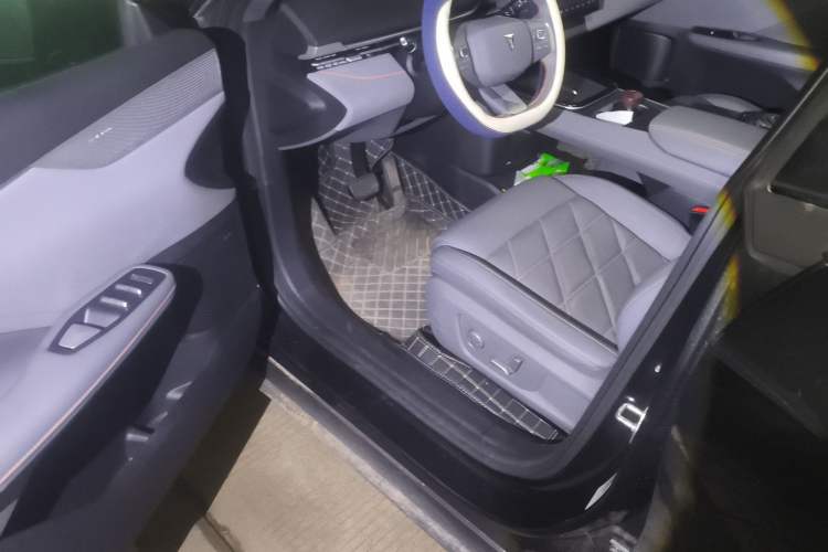 Used Deepal S05 2024 200Max Range-Extended Long-Range Version
