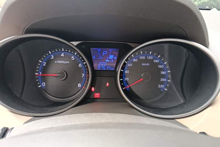 Used Hyundai ix35 2010 2.0L Automatic Two-Wheel Drive New Edition GL Instrument Cluster