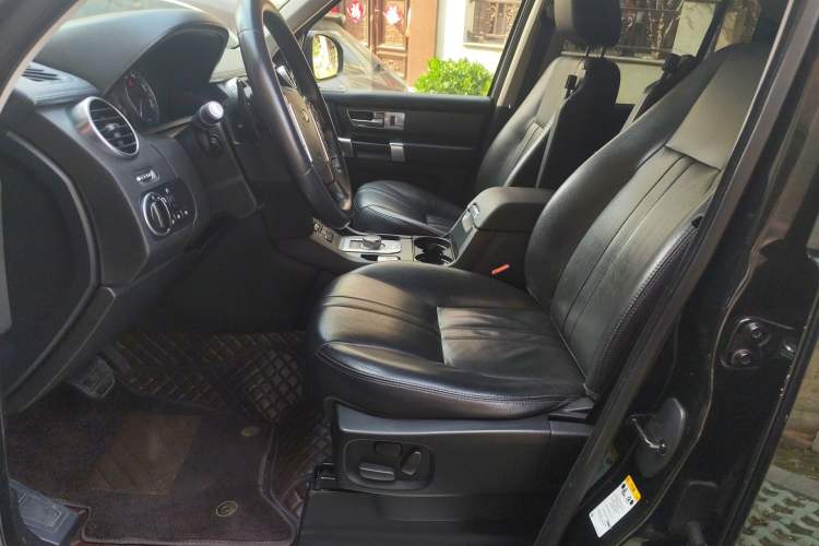 Used Land Rover Discovery 2016 3.0 SC Obsidian Black Heritage Edition SE
