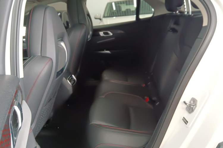 Used Lynk & Co 02 2019 1.5T DCT Two-Wheel Drive Pro Edition China VI Standard
