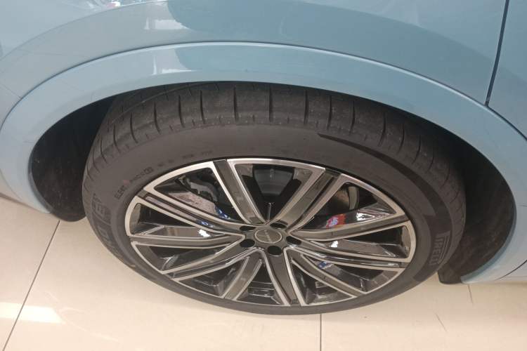 Used Hima Luxeed R7 2024 All-Electric 667 km Max